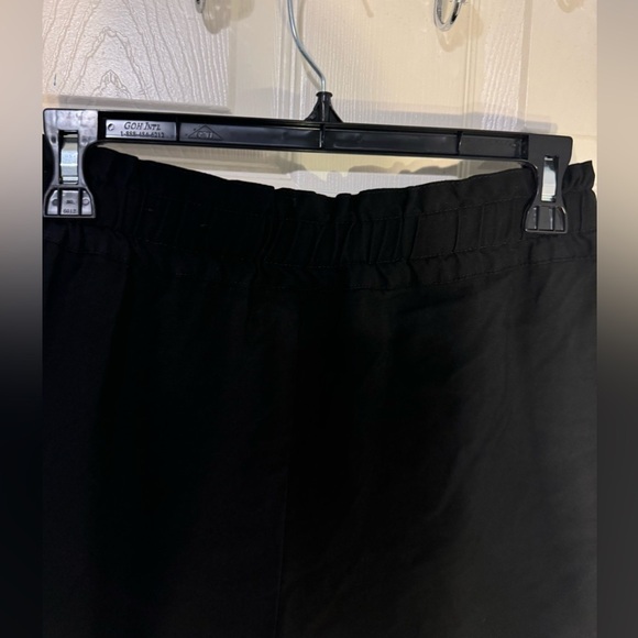INC black cuffed stretch waist comfy shorts size 4 - Picture 8 of 8